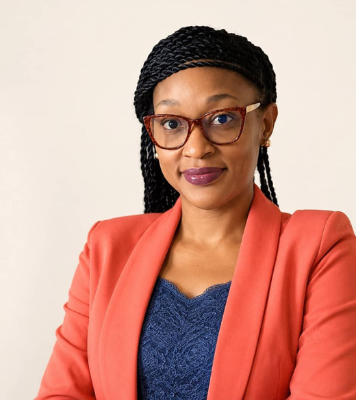 VP Com: Regine EFANG